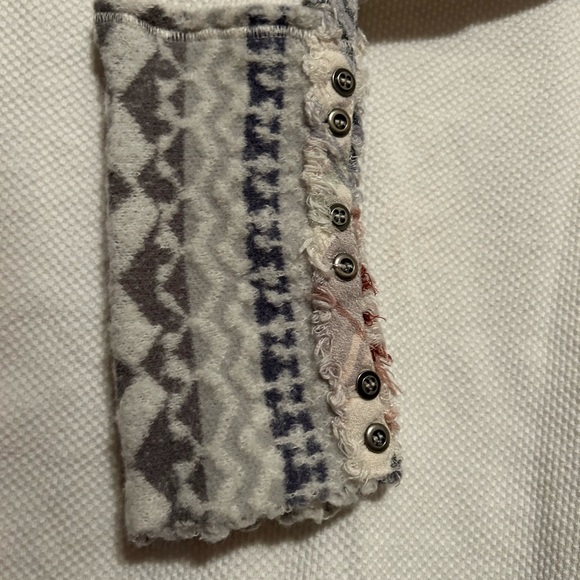 We the free long sleeve shirt with sleeve detail size medium - Picture 3 of 4